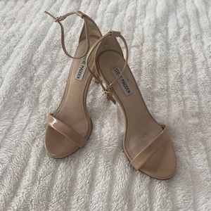 Steve Madden Stacey nude patten leather heel
